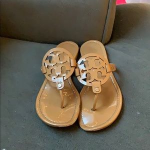 Miller patent leather sand Tory Burch sandals